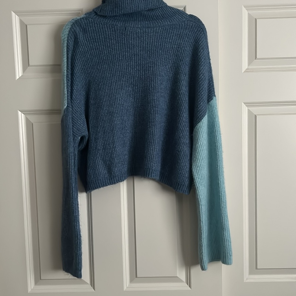 Wild Fable Cropped Cowl Neck Color Block Sweater - Picture 4 of 4